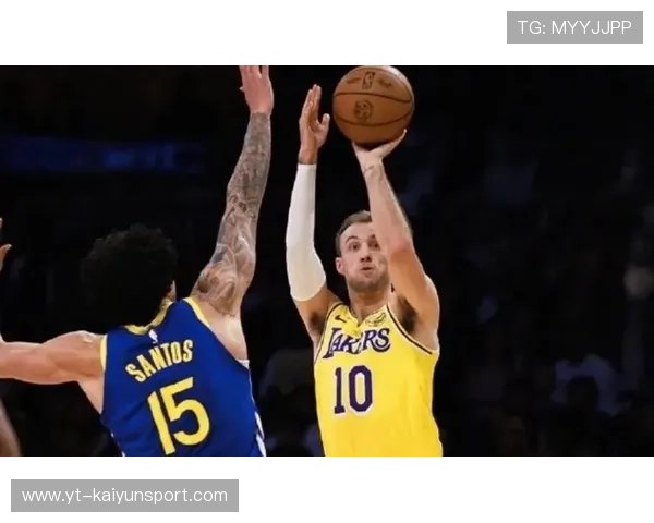 湖人替补两奇兵进步太大了！海斯稳固内线，拉拉维亚成最佳第六人